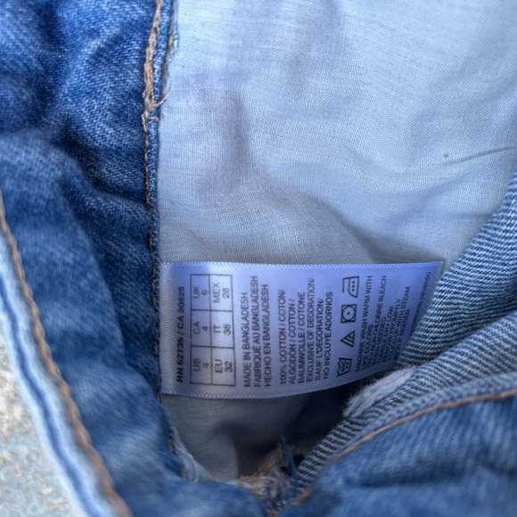 Guess Classic Blue Jean Shorts - Picture 5 of 5